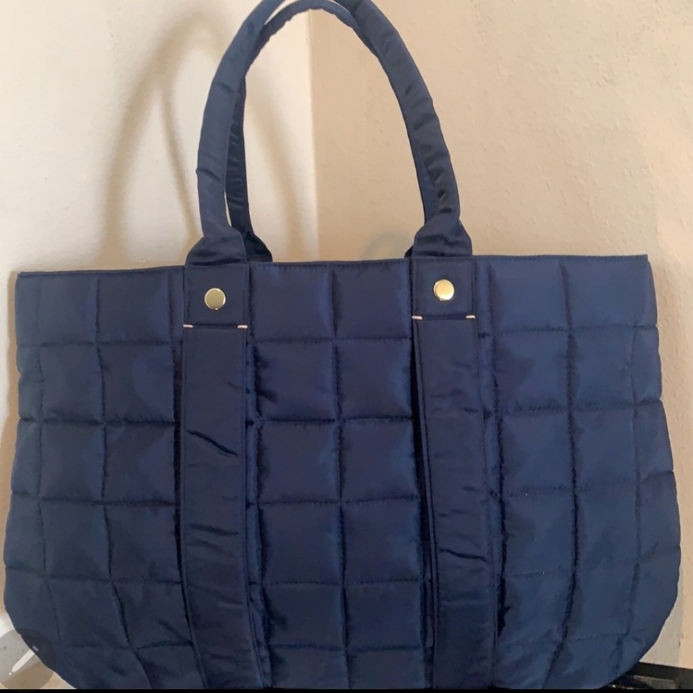 Tropezienne Quilted Nylon Tote CLARE V. - Picture 7 of 16